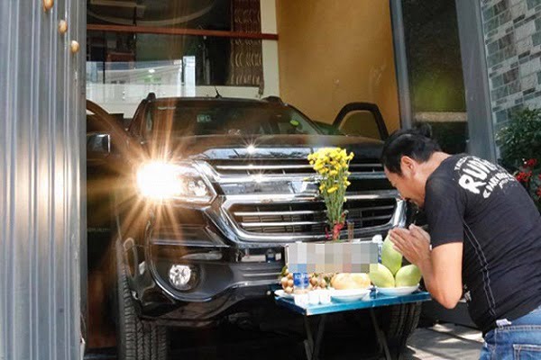 Cách cúng xe máy, xe ô tô mới mua về: Lễ vật, Văn khấn-3 Cách cúng xe máy, xe ô tô mới mua về: Lễ vật, Văn khấn-3