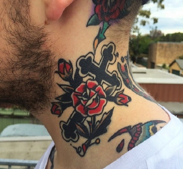 99+ hình xăm thánh giá cực đẹp dành cho nam, nữ-6