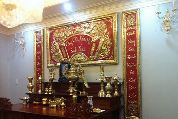 50+ câu đối bàn thờ gia tiên hay và ý nghĩa-3