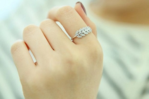 Nữ đeo nhẫn tay trái hay phải để thu hút tài lộc, may mắn-4