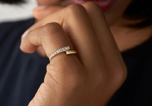 Nữ đeo nhẫn tay trái hay phải để thu hút tài lộc, may mắn-7