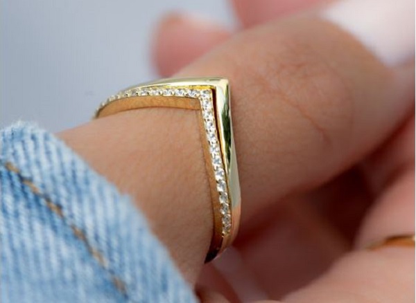 Nữ đeo nhẫn tay trái hay phải để thu hút tài lộc, may mắn-3